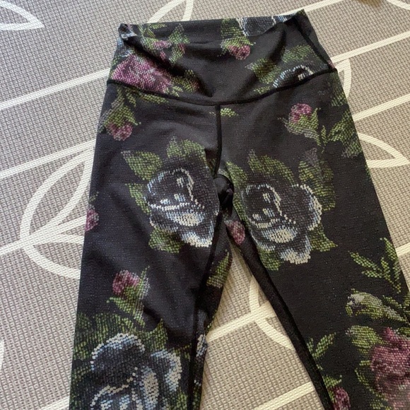 Lululemon rare wunder under - Picture 5 of 6